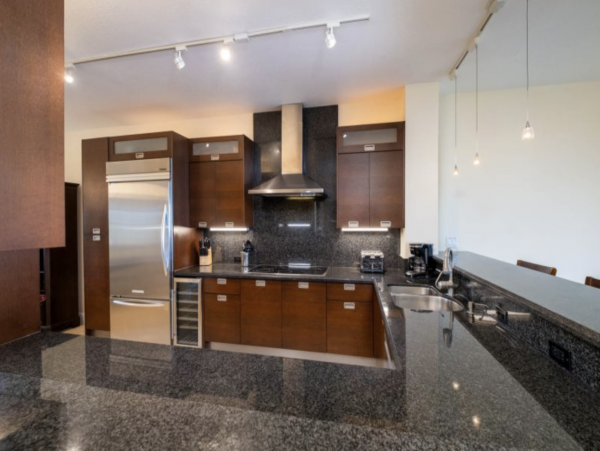 Four Bedroom Oceanfront Vacation Condo in Key Largo Sleeps 8